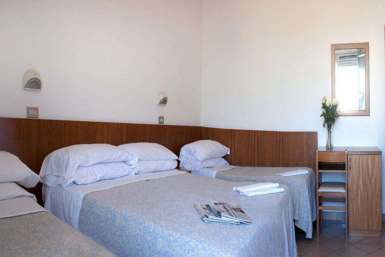 Hotel Lungomare Cervia Esterno foto