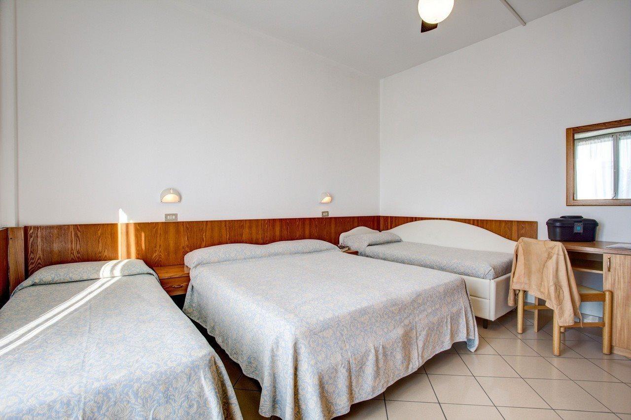 Hotel Lungomare Cervia Esterno foto