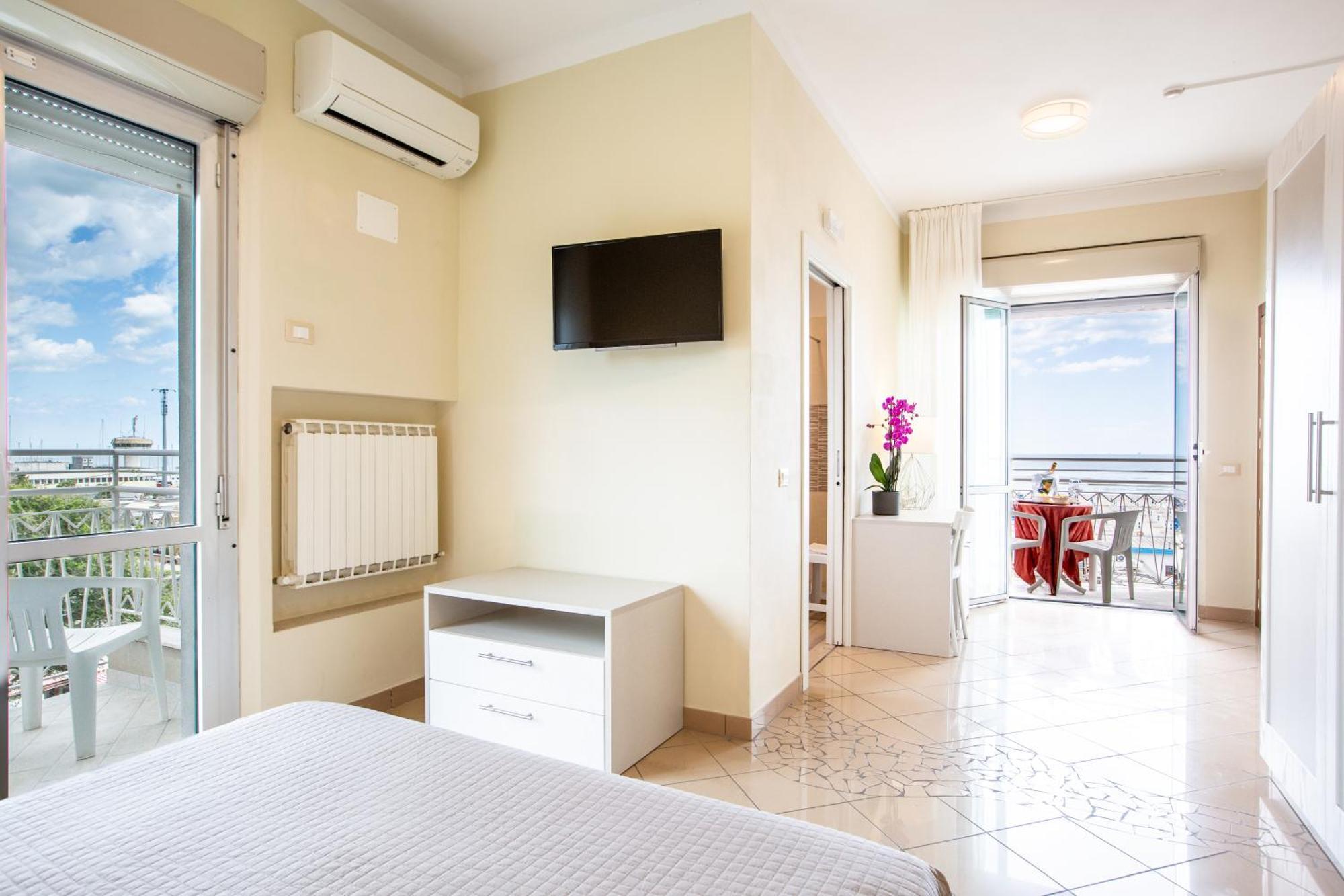 Hotel Lungomare Cervia Esterno foto