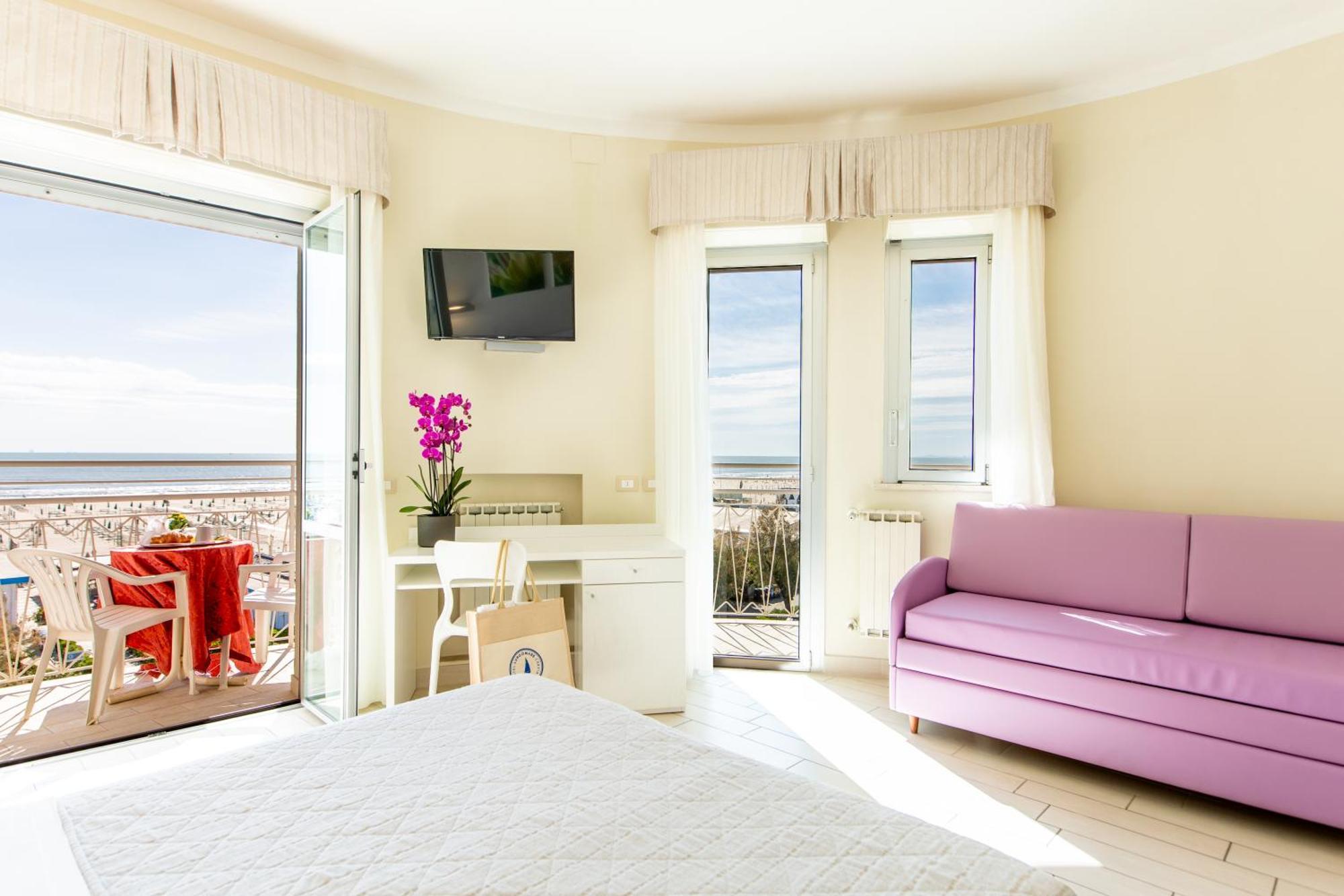 Hotel Lungomare Cervia Esterno foto