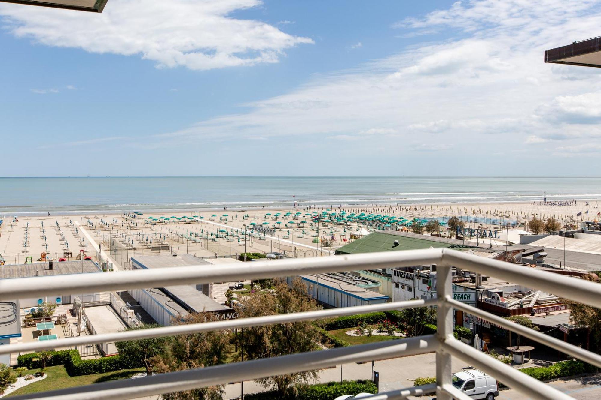 Hotel Lungomare Cervia Esterno foto