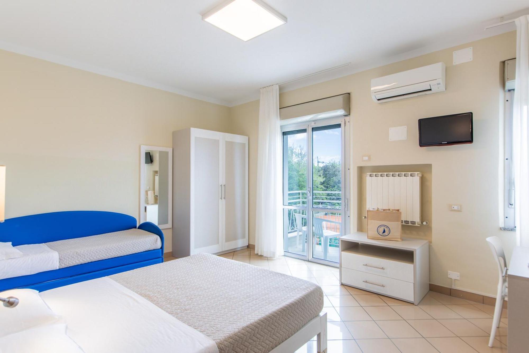 Hotel Lungomare Cervia Esterno foto