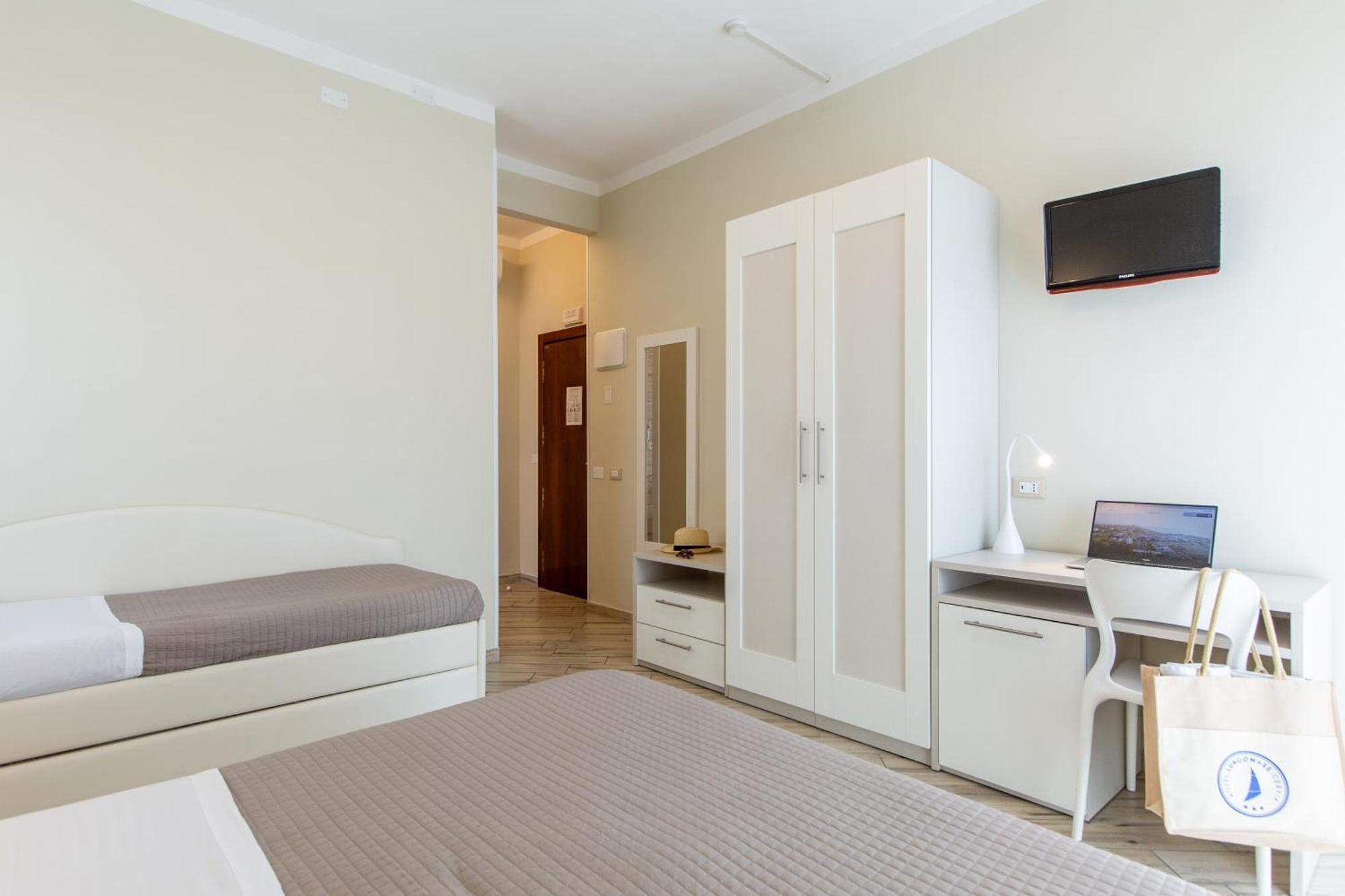 Hotel Lungomare Cervia Esterno foto