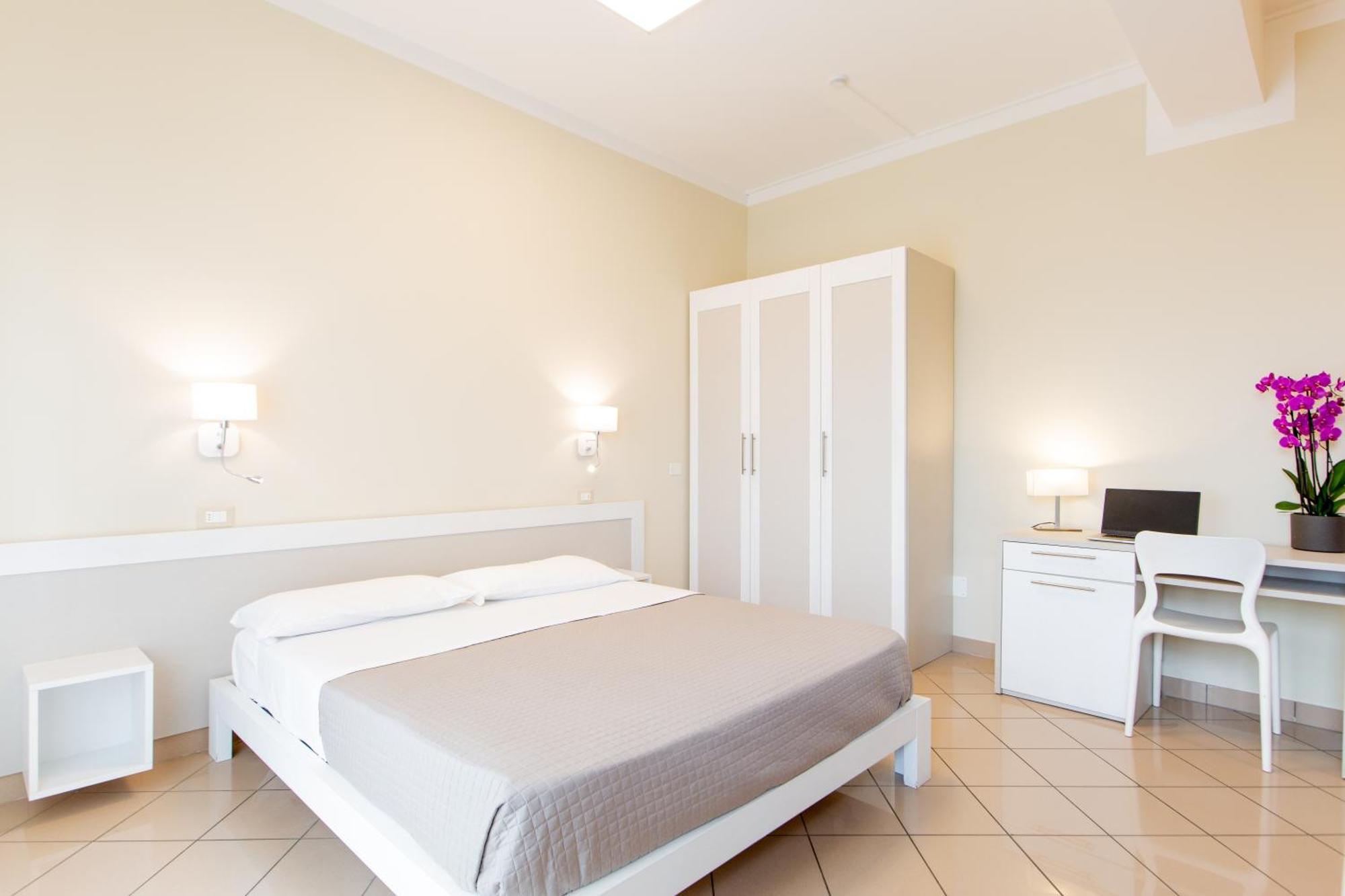 Hotel Lungomare Cervia Esterno foto