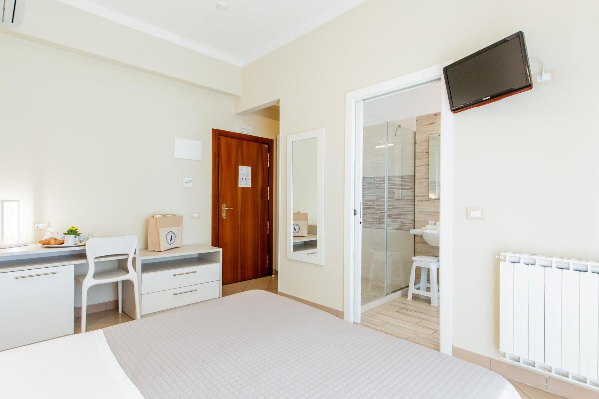 Hotel Lungomare Cervia Esterno foto