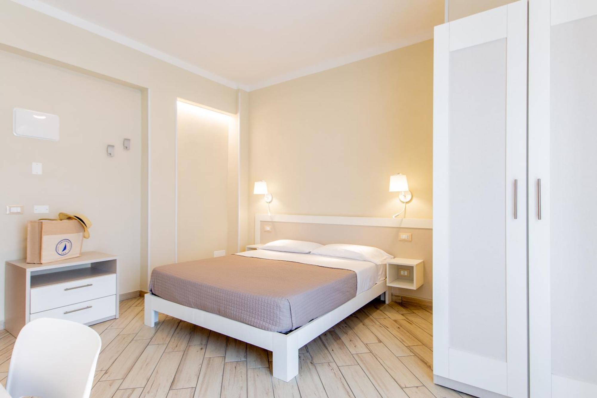 Hotel Lungomare Cervia Esterno foto