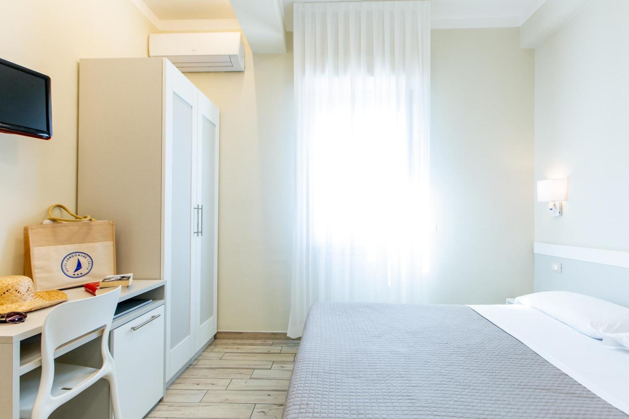 Hotel Lungomare Cervia Esterno foto